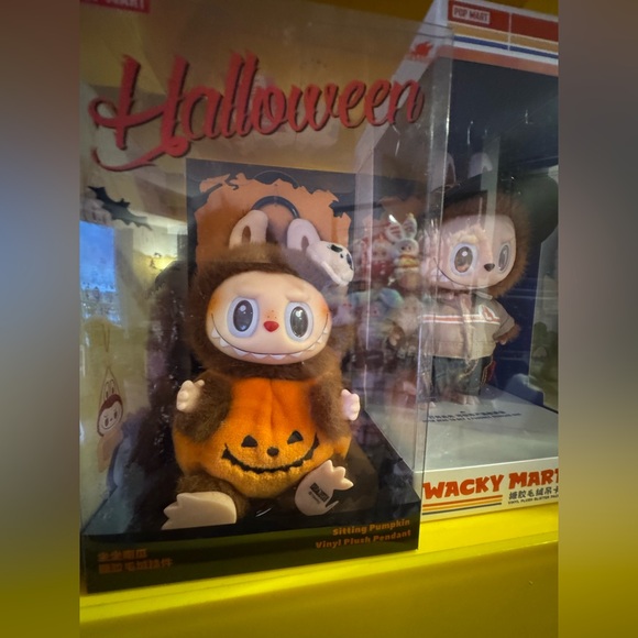 Authentic Pop Mart Halloween Pumpkin Labubu - Brand New in Sealed Box - Picture 1 of 2